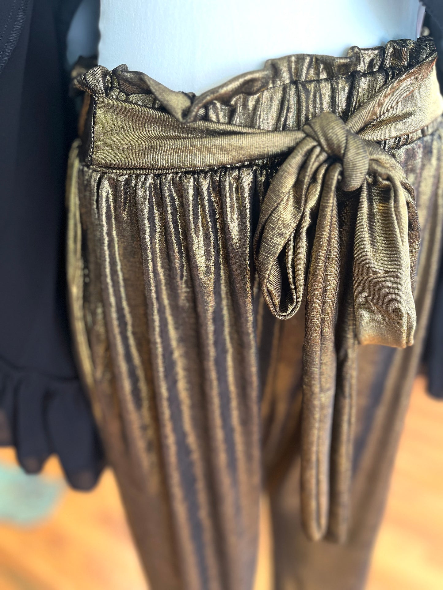METALIC SLINKY CASUAL PANTS