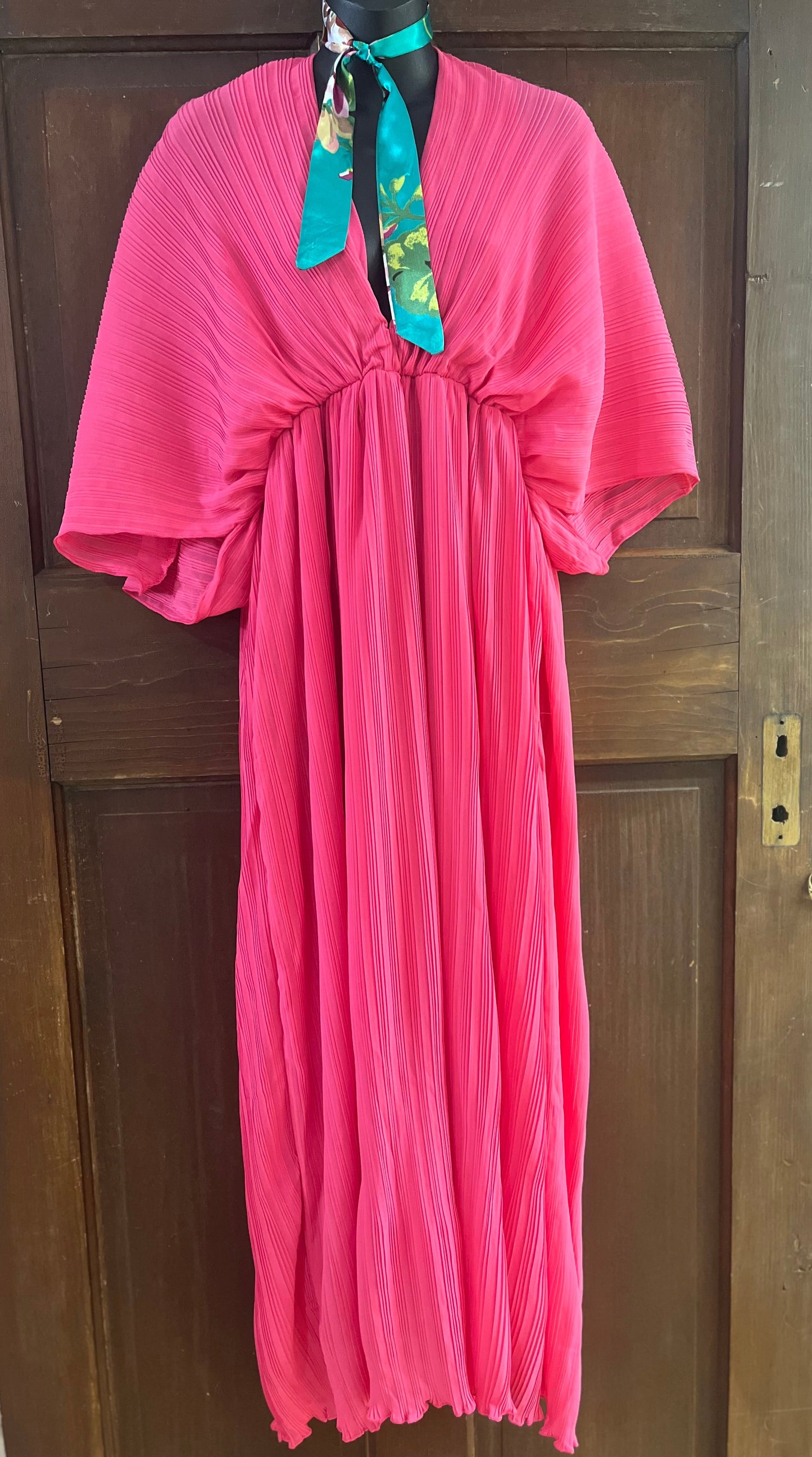 Flirtin’ in Fuchsia Dress