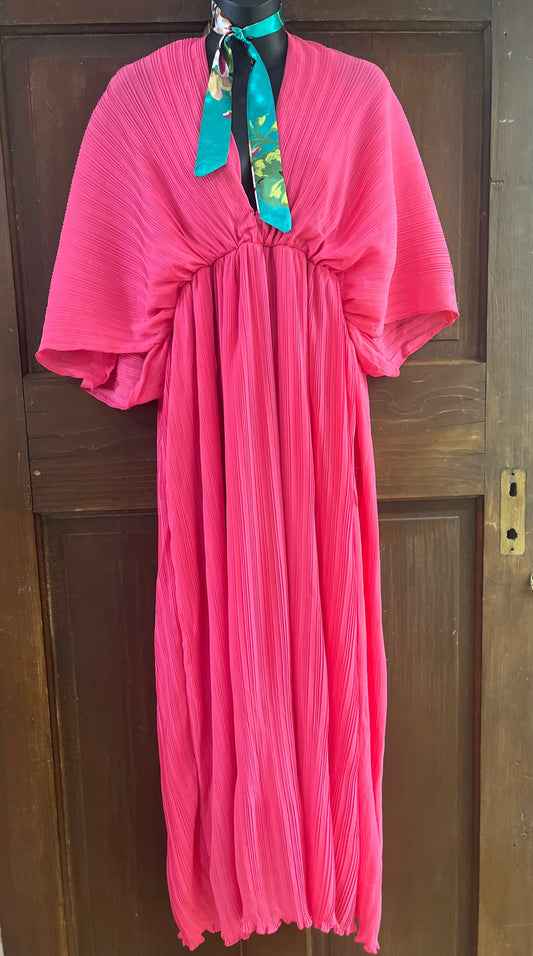 Flirtin’ in Fuchsia Dress