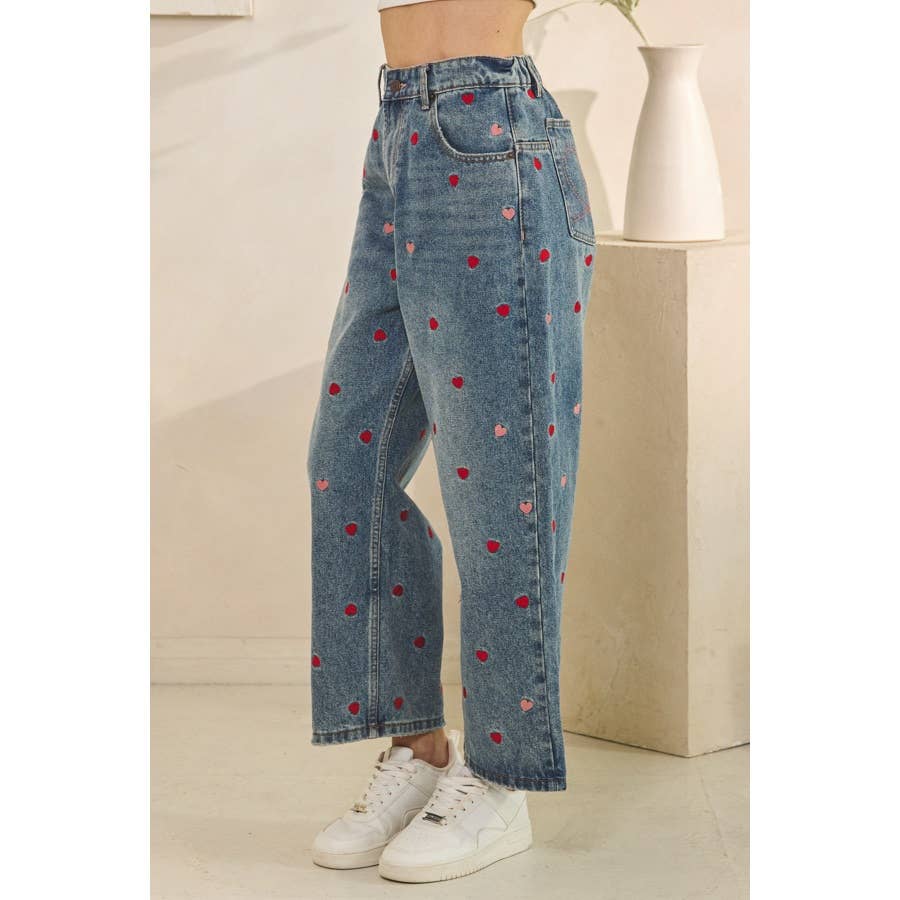 HEART EMBROIDERED BOYFRIEND JEANS