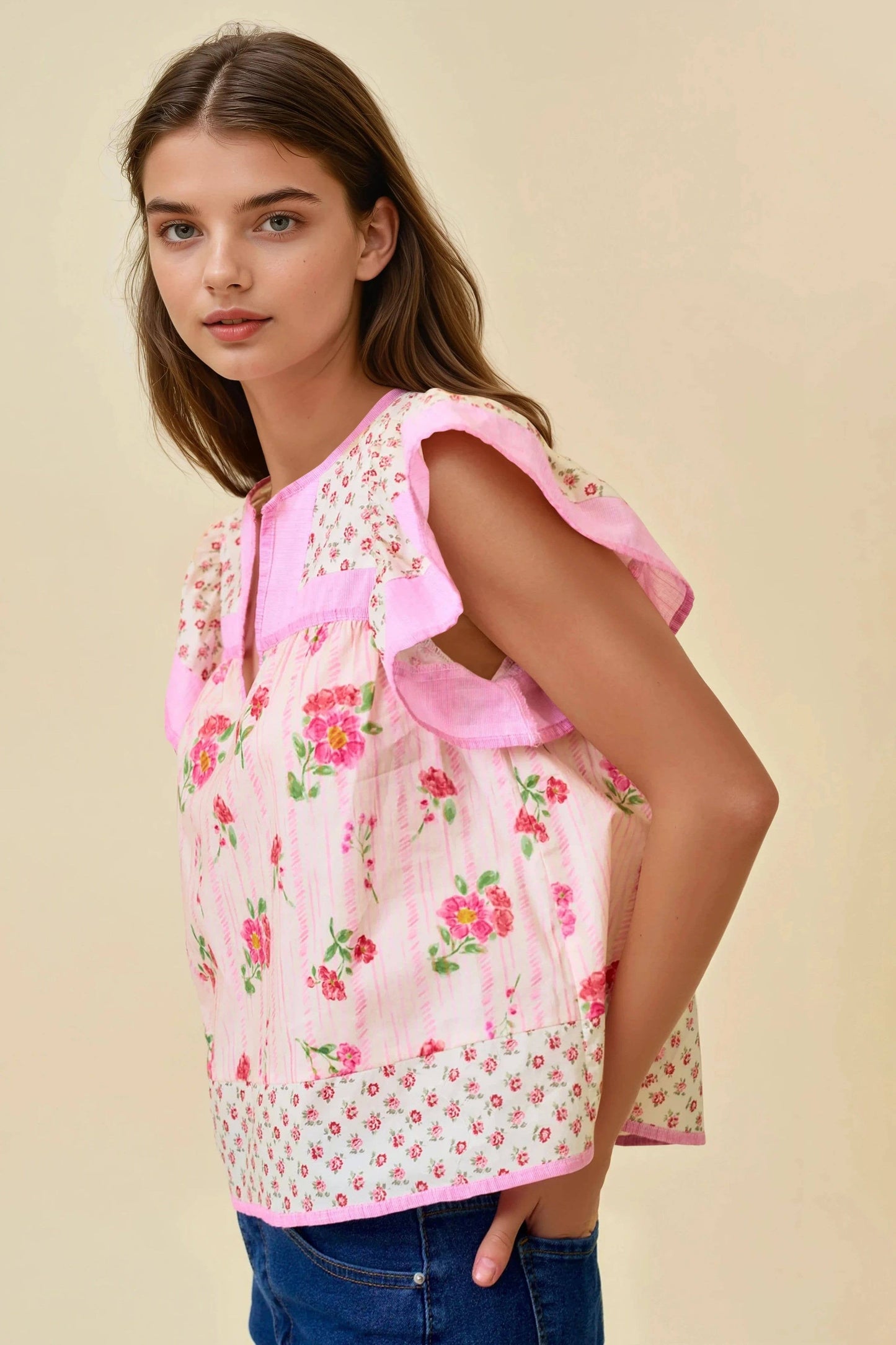 MIXED PRINT FLUTTER SLEEVE TOP