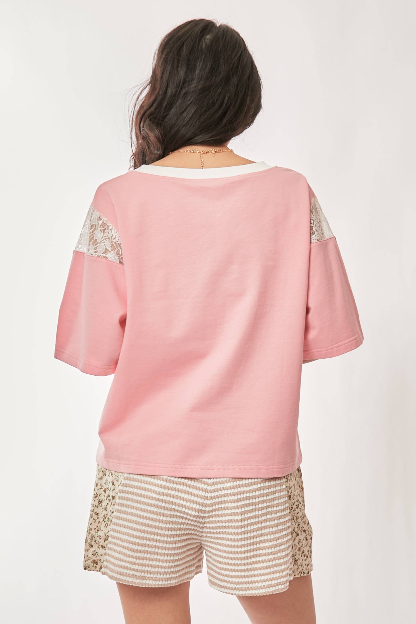 LACE EMBROIDERED RIBBON PATCH SHORT SLEEVE TOP