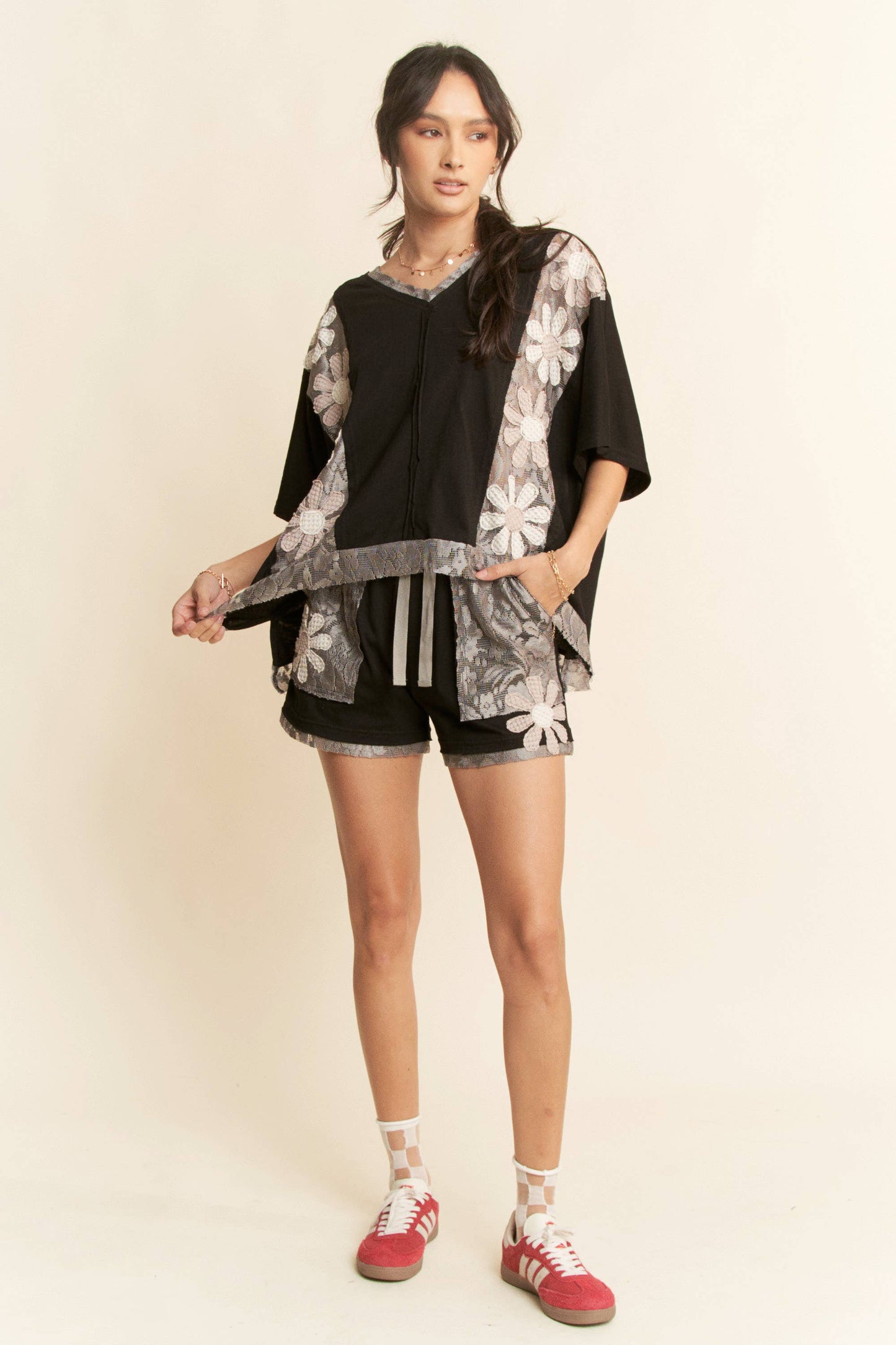 RIBBON TIE WAISTBAND FLORAL LACE SHORTS