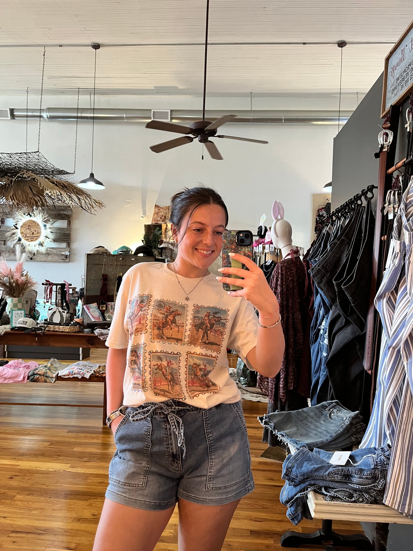 Pull on patch pocket shorts ￼