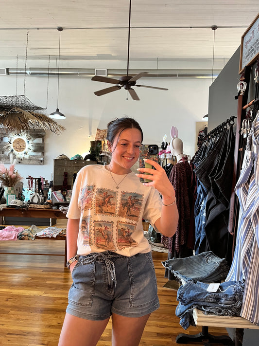 Pull on patch pocket shorts ￼