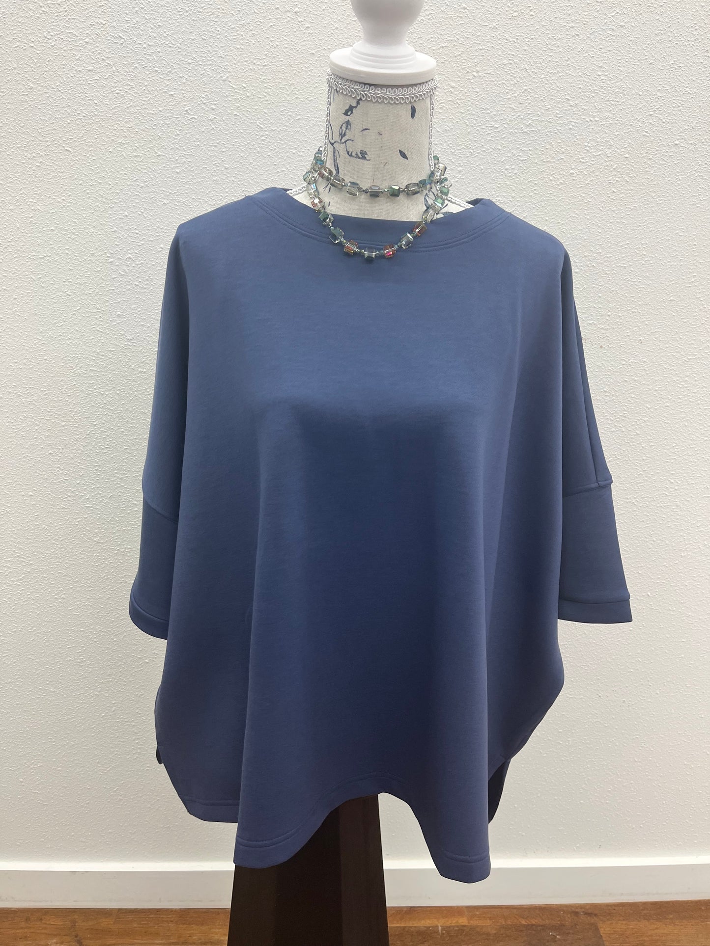 Scuba round neck top with side slits