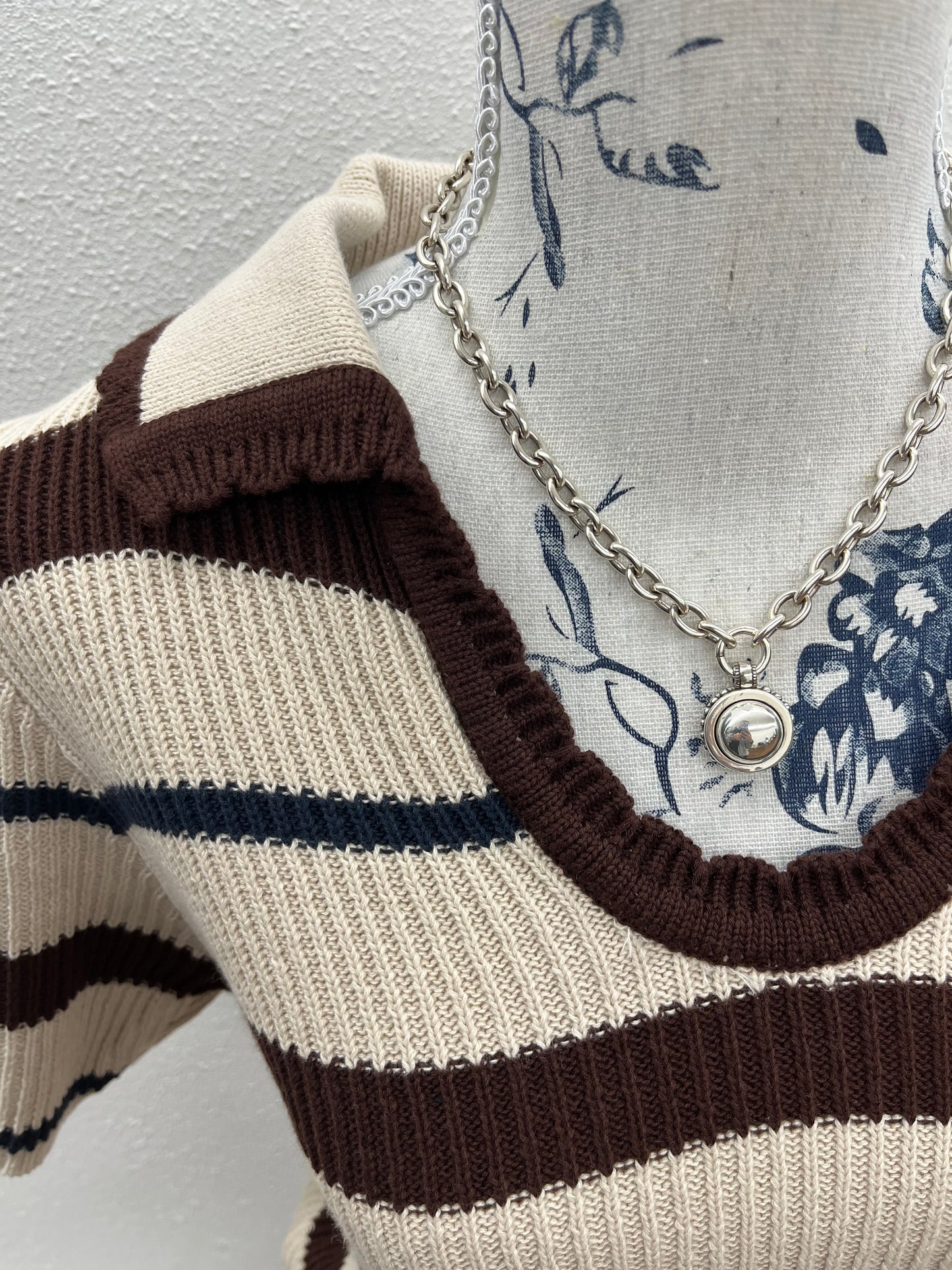 Striped collared short sleeve cropped sweater