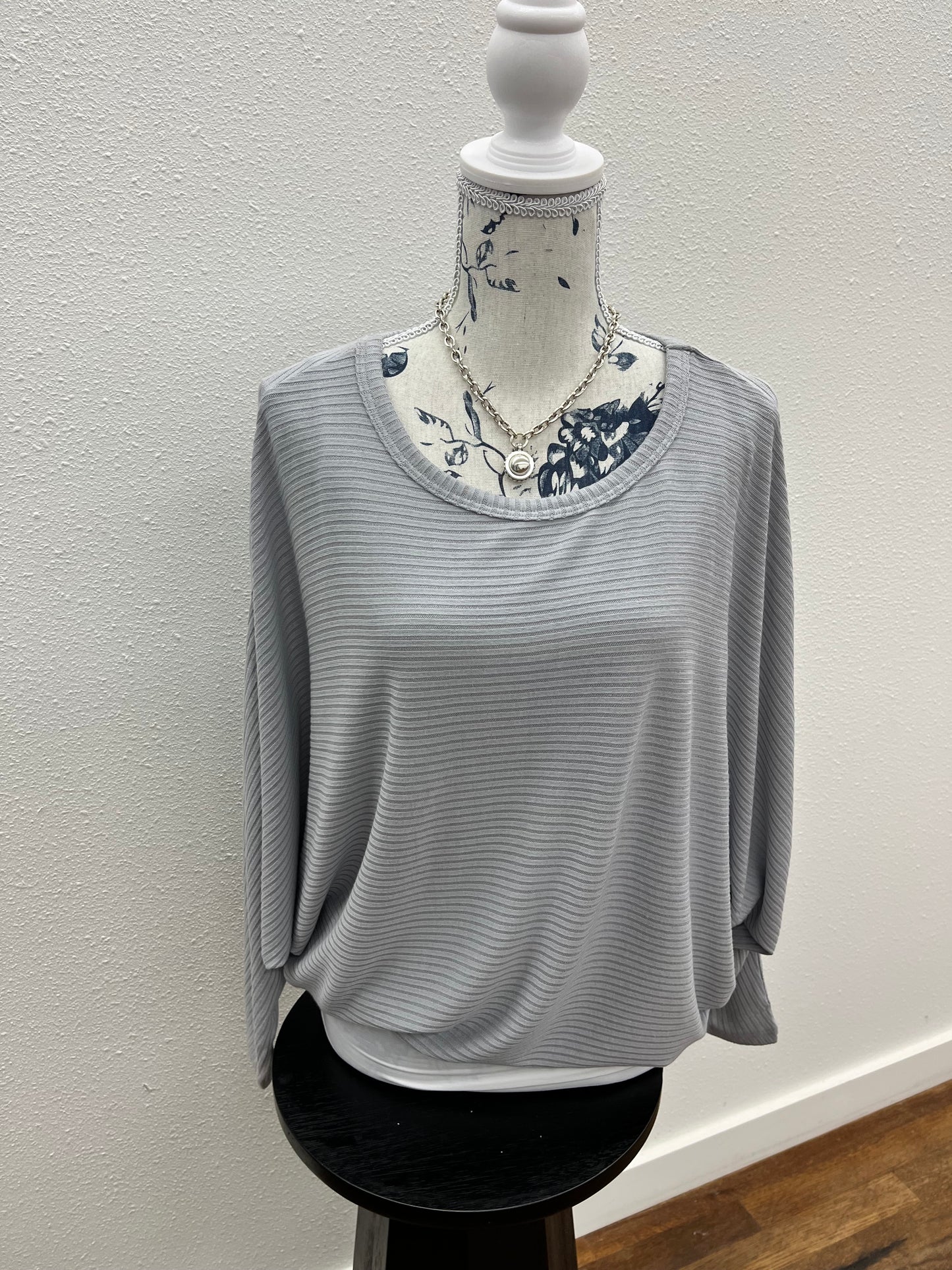 Ribbed batwing long sleeve boat neck sweater