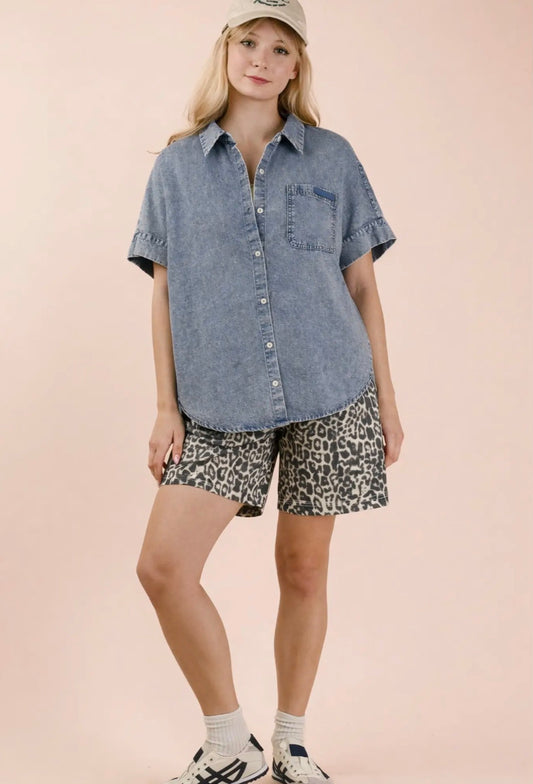 Washed Chambray
Oversized Shirt Top