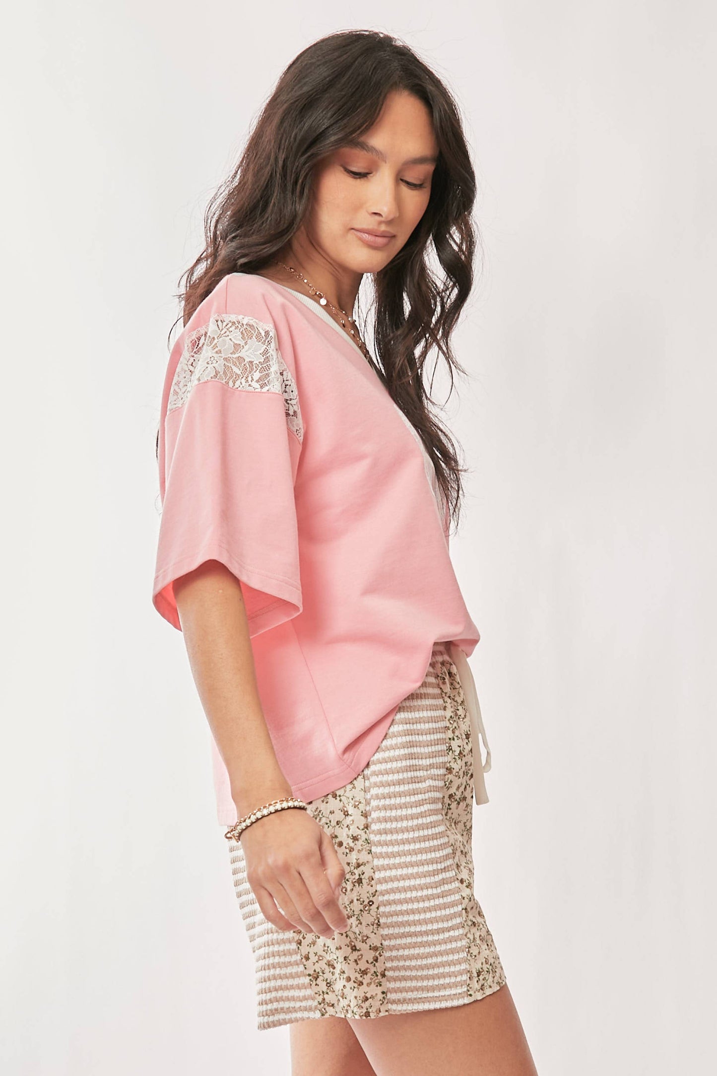 LACE EMBROIDERED RIBBON PATCH SHORT SLEEVE TOP